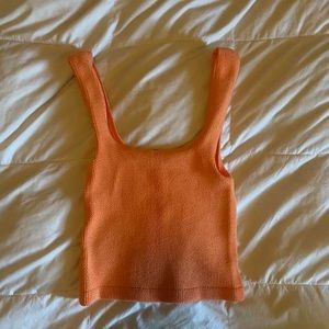 seamless textured tank top.